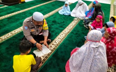 Bangun Moral Generasi Sejak Dini, Bhabinkamtibmas Kepatihan Kulon Ngajar Ngaji