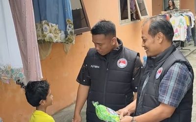 Sat Resnarkoba Polresta Surakarta Bagikan Takjil Kepada Warga