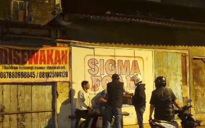 Sahur On The Road, Sat Resnarkoba Polresta Surakarta Bagikan Nasi Kotak
