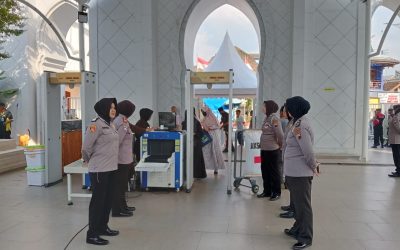 Ciptakan Kenyamanan Jamaah Tarawih di Masjid Zayed, Polresta Surakarta Terjunkan Personil Pengamanan