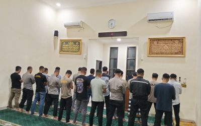 Selama Bulan Ramadan, Polresta Surakarta Gelar Sholat Tarawih dan Tadarus Bersama di Masjid Al Jihad