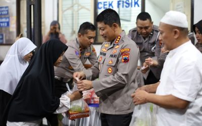 Aksi Sosial Polresta Surakarta Di Bulan Ramadan, Dengan Berbagi Takjil Gratis