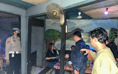 Polresta Surakarta Grebek Penjual Miras di Banjarsari, 30 Botol Miras Berhasil Disita