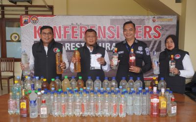 Operasi KYRD Akhir Pekan, Polresta Surakarta Sita 115 Botol Miras dan 2 Pelaku Penyalahgunaan Narkoba Jenis Ganja