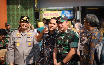 Kapolresta Surakarta Gelar Jumat Curhat Bersama Wali Kota dan Dandim 0735/Surakarta di Kelurahan Kerten, Bahas Keamanan Wilayah