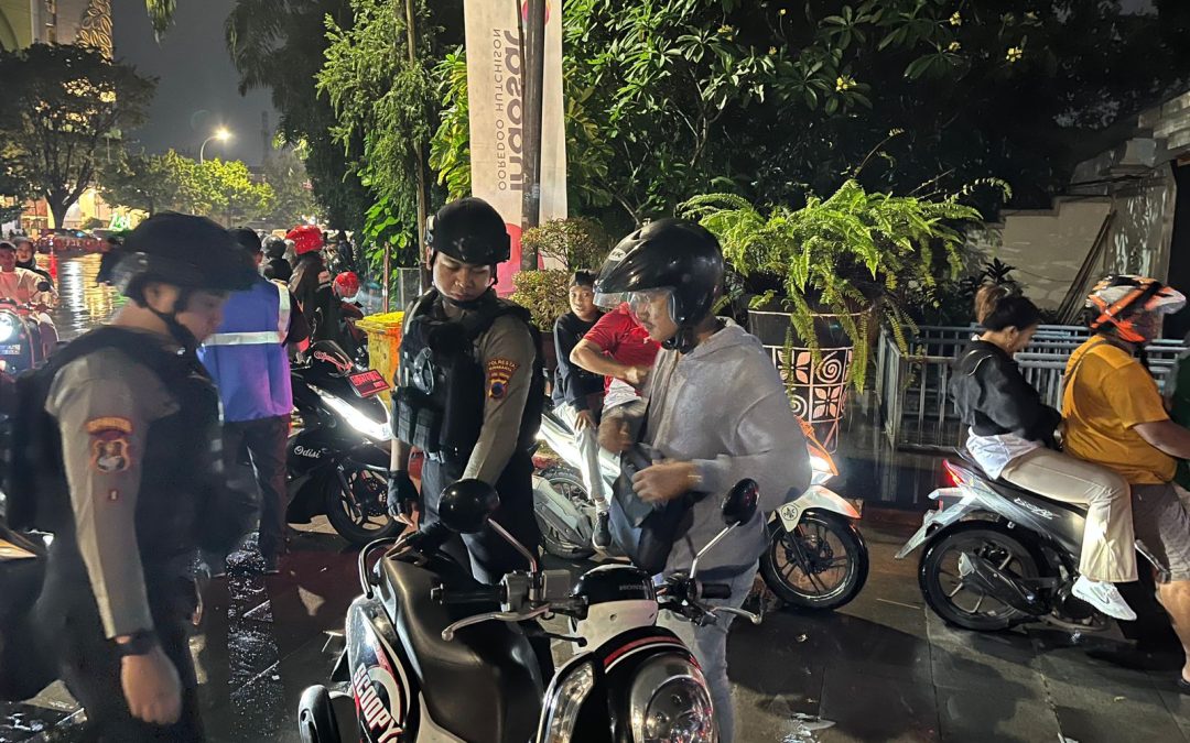 Masih Nekat Bawa dan Konsumsi Miras di Stadion Manahan, Sebelas Oknum Suporter Persis Solo Diamankan Polresta Surakarta