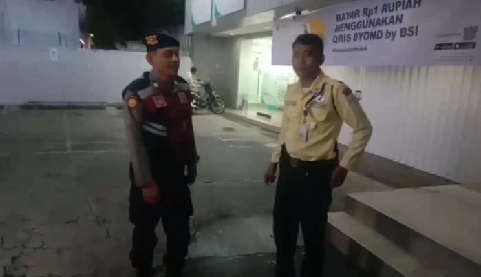 Satuan Samapta Polresta Surakarta Intensifkan Patroli Malam, Sambangi Petugas Keamanan Perbankan