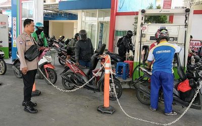 Cegah Gangguan Kamtibmas, Bhabinkamtibmas Pajang Laksanakan Pemantauan di SPBU