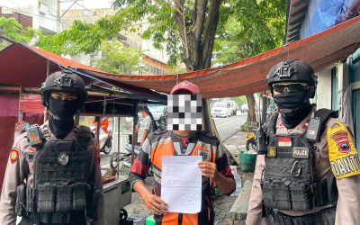Tim Sparta Sat Samapta Polresta Surakarta Tertibkan Parkir Liar di Depan GBI Keluarga Allah Widuran