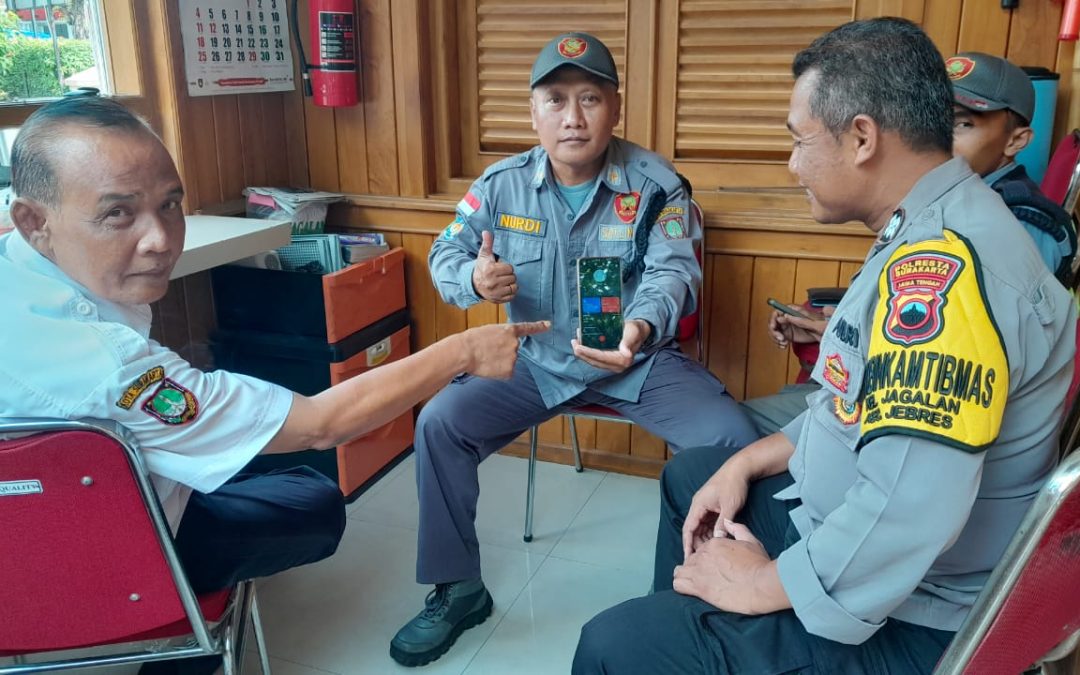 Bhabinkamtibmas Jagalan Sambangi Warga, Berikan Himbauan Agar Hindari Pinjol dan Rentenir