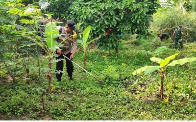 Sinergi TNI-Polri dan Warga, Bhabinkamtibmas Serengan Gelar Kerja Bakti Cegah DBD di Dawung Kulon