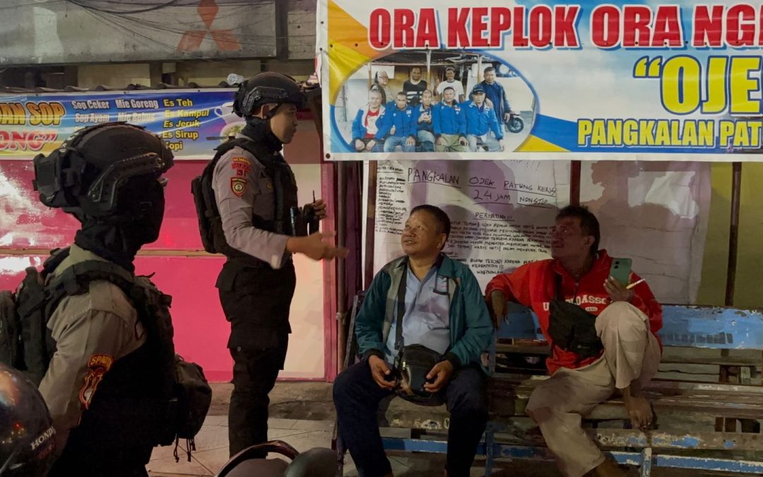 Tim Sparta Sat Samapta Polresta Surakarta Gelar Patroli Dialogis di Stasiun Solo Balapan