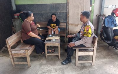 Bhabinkamtibmas Pucangsawit Sambangi Warung Warga, Sampaikan Pesan Kamtibmas