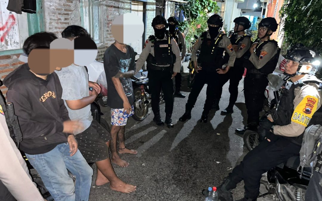 Tim Sparta Polresta Surakarta Amankan Tiga Pemuda Pesta Miras di Yosodipuran
