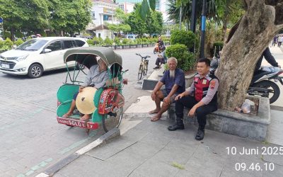 Sat Samapta Polresta Surakarta Gelar Patroli Dialogis, Sambangi Tukang Becak di Pangkalan