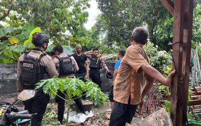 Tim Sparta Polresta Surakarta Bantu Antar WNA yang Bikin Panik Warga Gilingan Menuju Penginapan