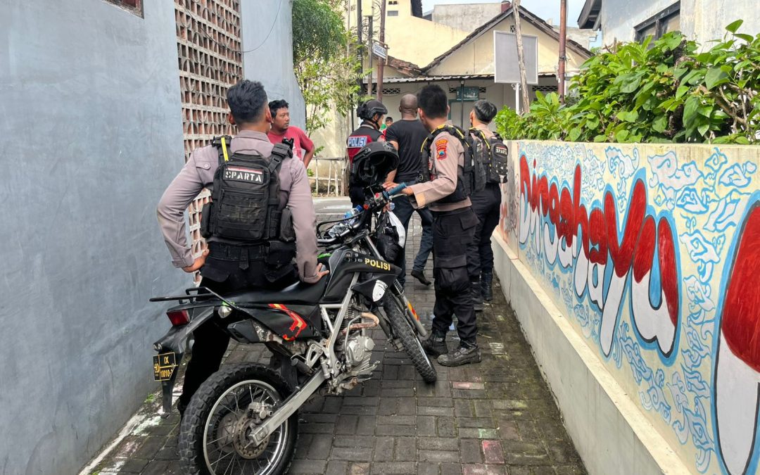 Respon Cepat Tim Sparta Polresta Surakarta Amankan WNA yang Bikin Panik Warga Gilingan