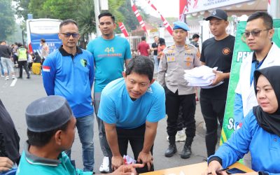 Kapolresta Surakarta Gelar Minggu Kasih Dengan Pengunjung CFD di Jalan Slamet Riyadi
