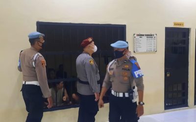 Piket Pawas Bersama Seksi Propam Laksanakan Pengecekan Rutin di Rutan Polresta Surakarta