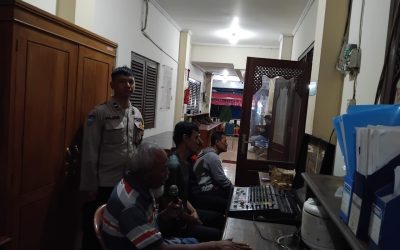Bhabinkamtibmas Joyotakan Sambang Warga Jelang Hajatan, Imbau Jaga Kerukunan dan Hindari Miras, Judi Online, serta Pinjol Ilegal