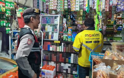 Unit Turjawali Sat Samapta Polresta Surakarta Gelar Patroli Dialogis, Sambangi Warga dan Linmas Kelurahan