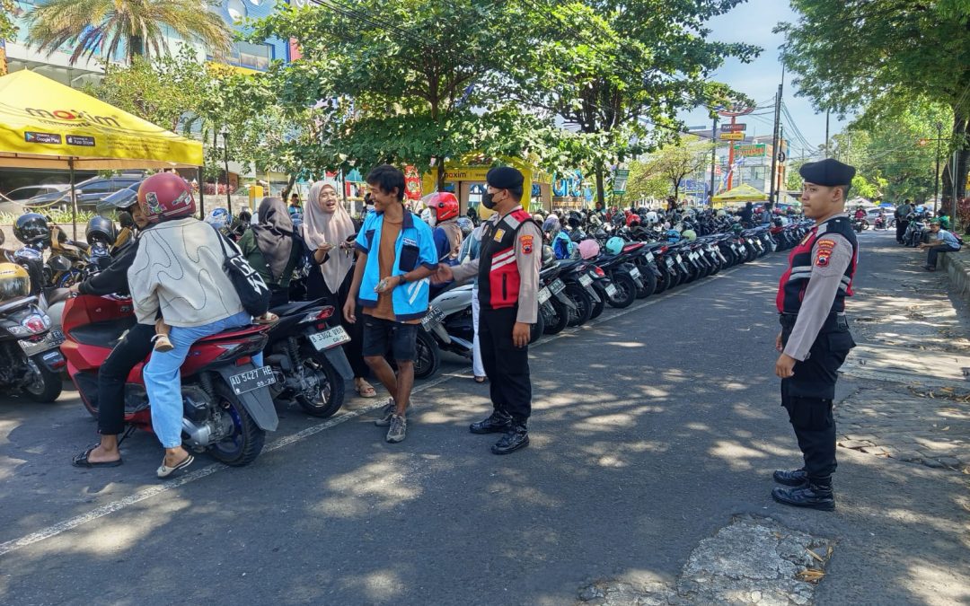 Satuan Samapta Polresta Surakarta Gelar Patroli Dialogis di Objek Vital dan Pusat Keramaian