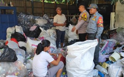Bhabinkamtibmas Serengan Apresiasi Terobosan Bank Sampah, Wujud Nyata Peduli Lingkungan