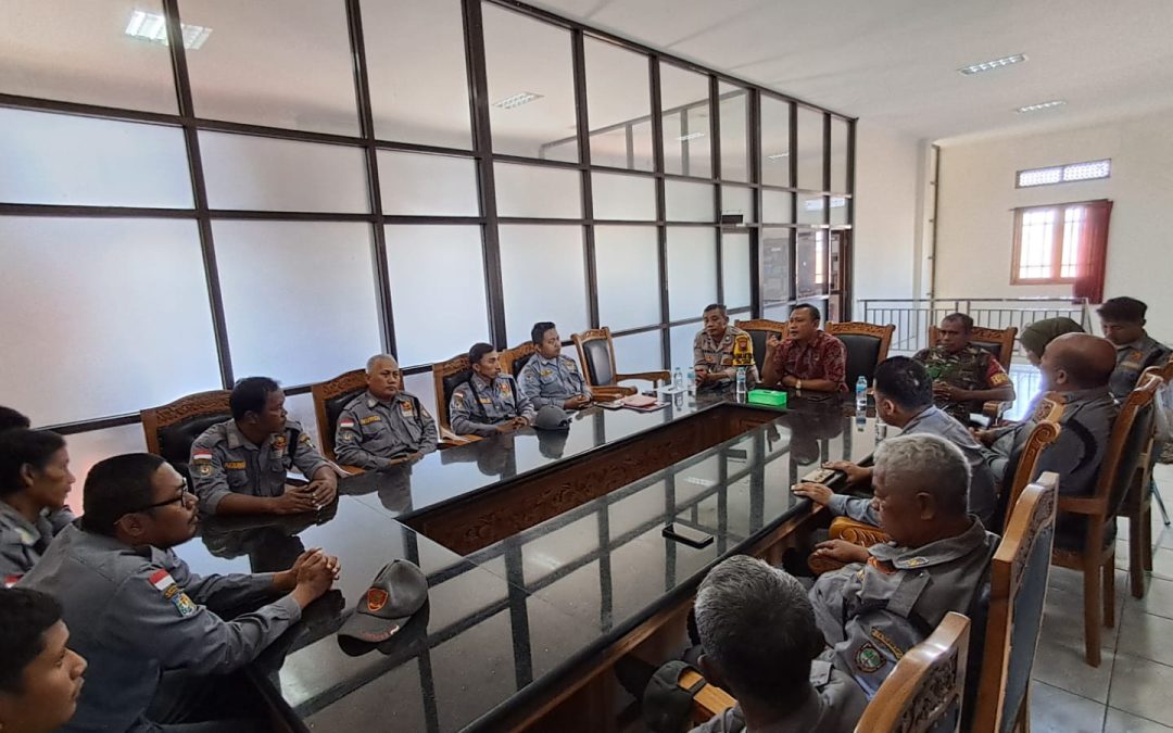 Bhabinkamtibmas Jagalan Hadiri Pertemuan Rutin Linmas, Sampaikan Pesan Kamtibmas dan Etika Sosial