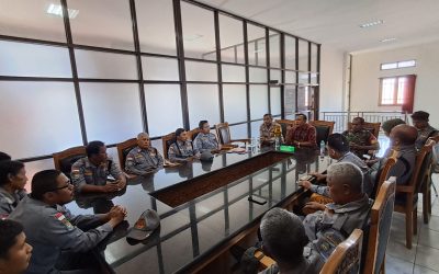 Bhabinkamtibmas Jagalan Hadiri Pertemuan Rutin Linmas, Sampaikan Pesan Kamtibmas dan Etika Sosial
