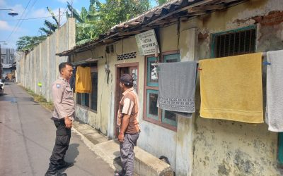 Bhabinkamtibmas Jayengan Sambang Kamtibmas, Ingatkan Kewaspadaan di Titik Rawan Saat Jam Sibuk