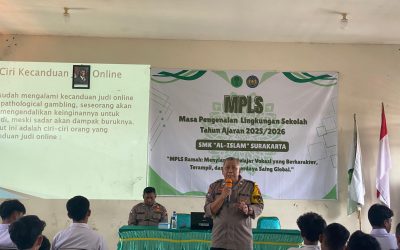 Bhabinkamtibmas Sriwedari Jadi Pembicara MPLS di SMK Al Islam Surakarta, Tekankan Bahaya Judi Online dan Narkoba