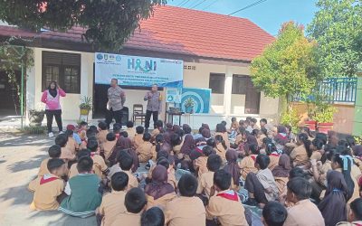 Cegah Perundungan Sejak Dini, Bhabinkamtibmas Karangasem Bersama Panit Binmas Polsek Laweyan Jadi Pembicara MPLS di SD Karangasem 02