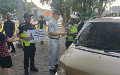 Satlantas Polresta Surakarta Bersama Stakeholder Gelar Operasi Gabungan Tertib Pajak Kendaraan di Depan Kantor Samsat