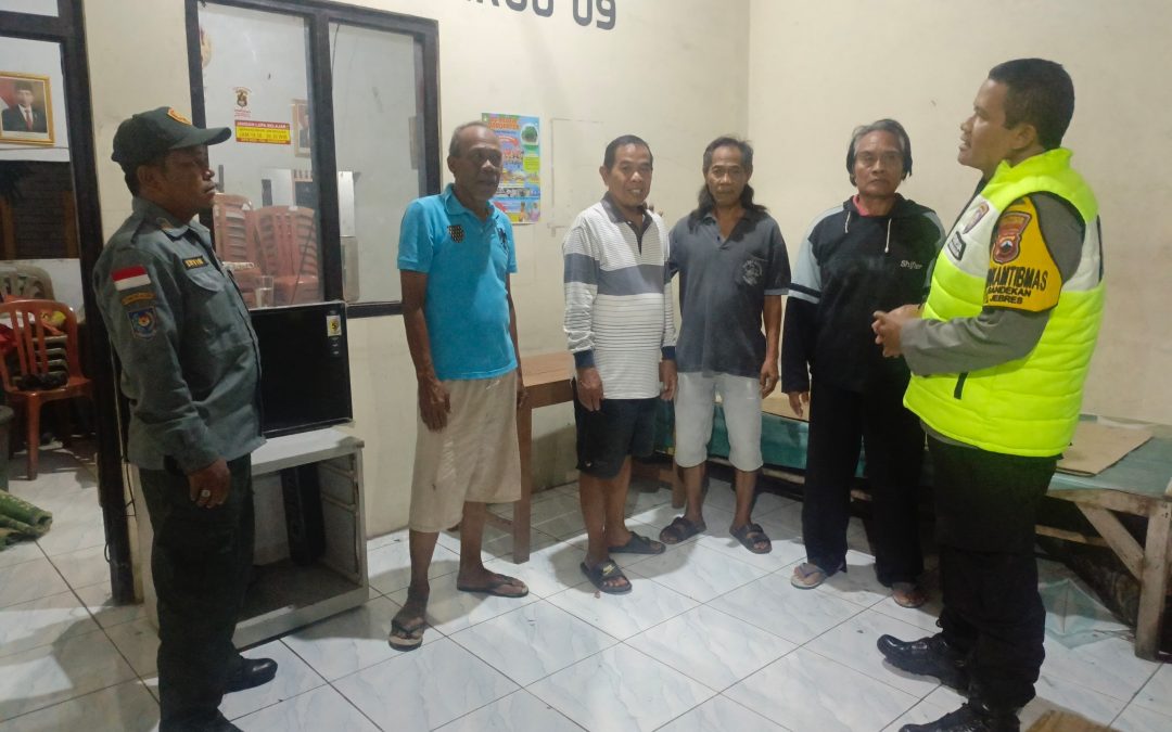 Bhabinkamtibmas Polresta Surakarta Ajak Petugas Ronda Aktif Jaga Keamanan Lingkungan