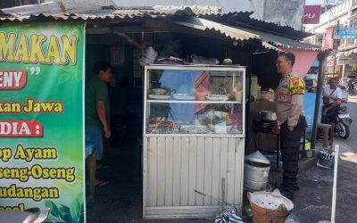 Bhabinkamtibmas Jayengan Sambang Warga, Sampaikan Pesan Kamtibmas dan Imbauan Waspada Judi Online serta Pinjaman Ilegal
