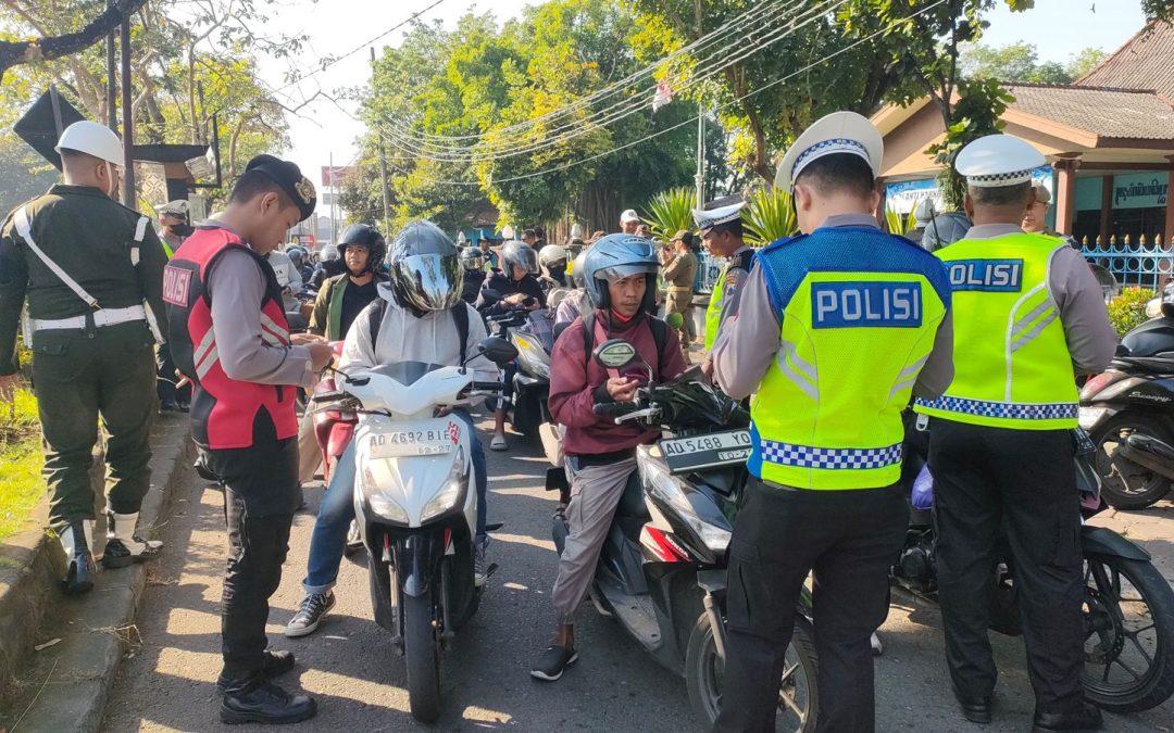 Polresta Surakarta Gelar Operasi Patuh Candi 2025 di Jalan Adi Sucipto, Tindak 74 Pelanggar