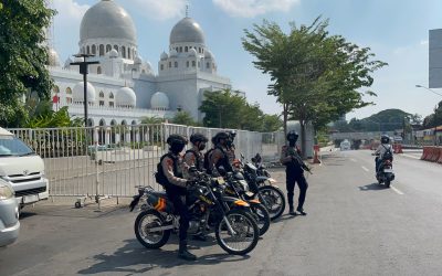 Tim Sparta Samapta Polresta Surakarta Gelar Patroli Rawan Kejahatan dan Bagikan Stiker Call Center