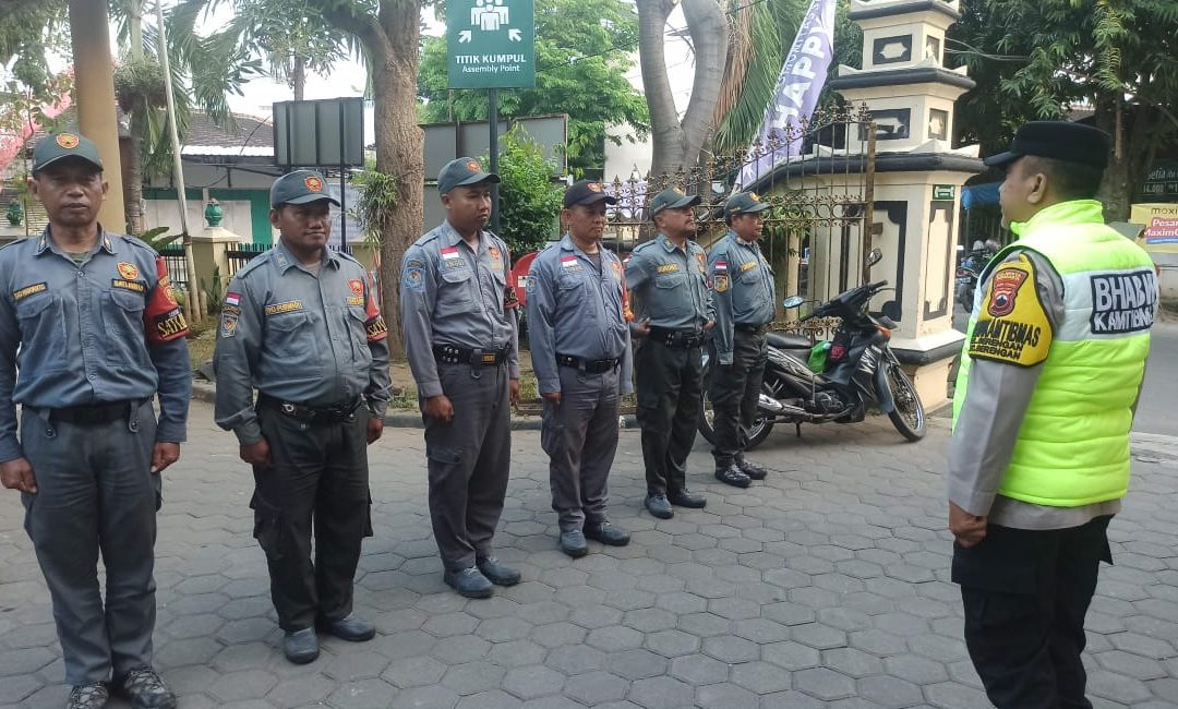 Bhabinkamtibmas Serengan Berikan Arahan kepada Linmas untuk Tingkatkan Patroli dan Pelayanan Masyarakat