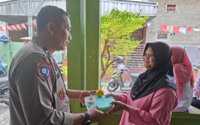 Bhabinkamtibmas Timuran Sambang dan Patroli Dukung Program Dapur Sehat Atasi Stunting (Dahsat)