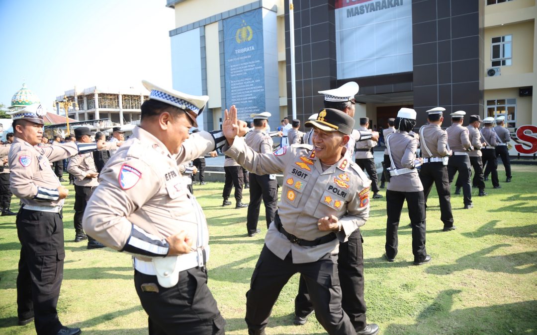 Tingkatkan Kemampuan, Polresta Surakarta Gelar Latihan Beladiri Polri