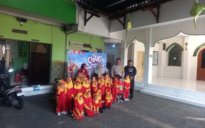 Bhabinkamtibmas Jayengan Sambang Kamtibmas di TK Darussalam, Ajak Anak-Anak Bermain dan Senam Ceria