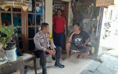 Bhabinkamtibmas Jagalan Sambang Warga dan Berikan Binluh Kamtibmas Terkait Bahaya Kebakaran di Pemukiman Padat