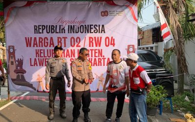Bhabinkamtibmas Kerten Bersama Warga Jalan Sehat Sambut HUT RI ke-80