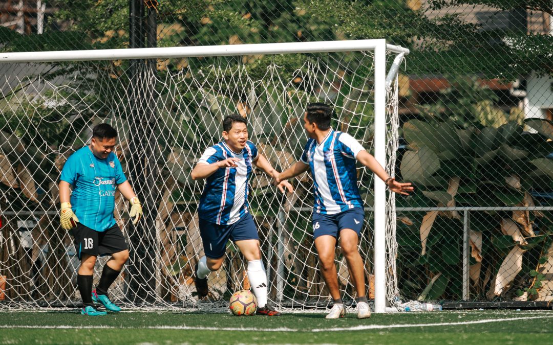 Kombes Pol Catur Berhasil Cetak Gol Pertama Dalam Laga Fun Game Antara PJU Polresta Surakarta Versus Media