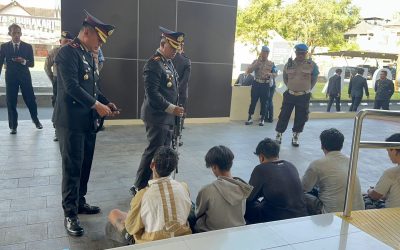 Tim Sparta Polresta Surakarta Amankan 13 Pemuda Konsumsi Miras dan Bawa Sajam di Banjarsari