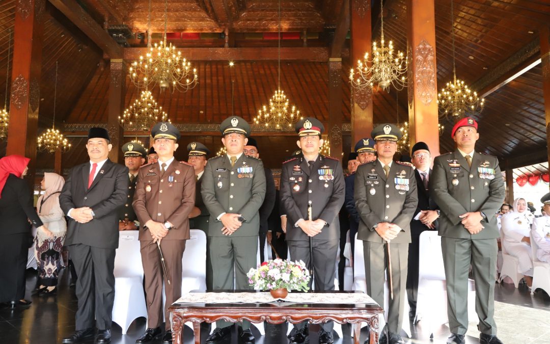 Kapolresta Surakarta Hadiri Upacara HUT RI ke 80 di Balaikota Solo