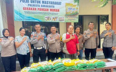 267 Ton Beras SPHP Didistribusikan Polresta Surakarta kepada Warga Solo