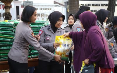 Polresta Surakarta Gelar Gerakan Pangan Murah di CFD, Salurkan 3,5 Ton Beras Murah