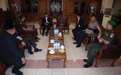 Kapolresta Surakarta Gelar Jumat Curhat Bersama Forkopimda Bahas Persiapan HUT RI ke-80