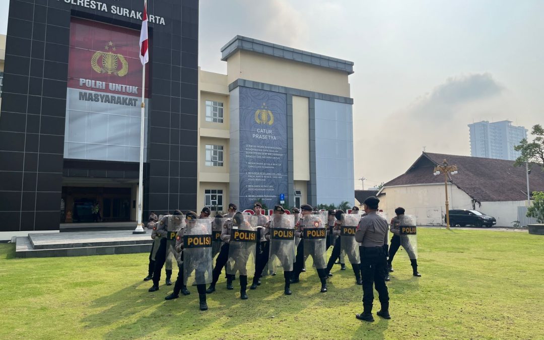Polresta Surakarta Gelar Latihan Peningkatan Kemampuan Penggunaan Tameng